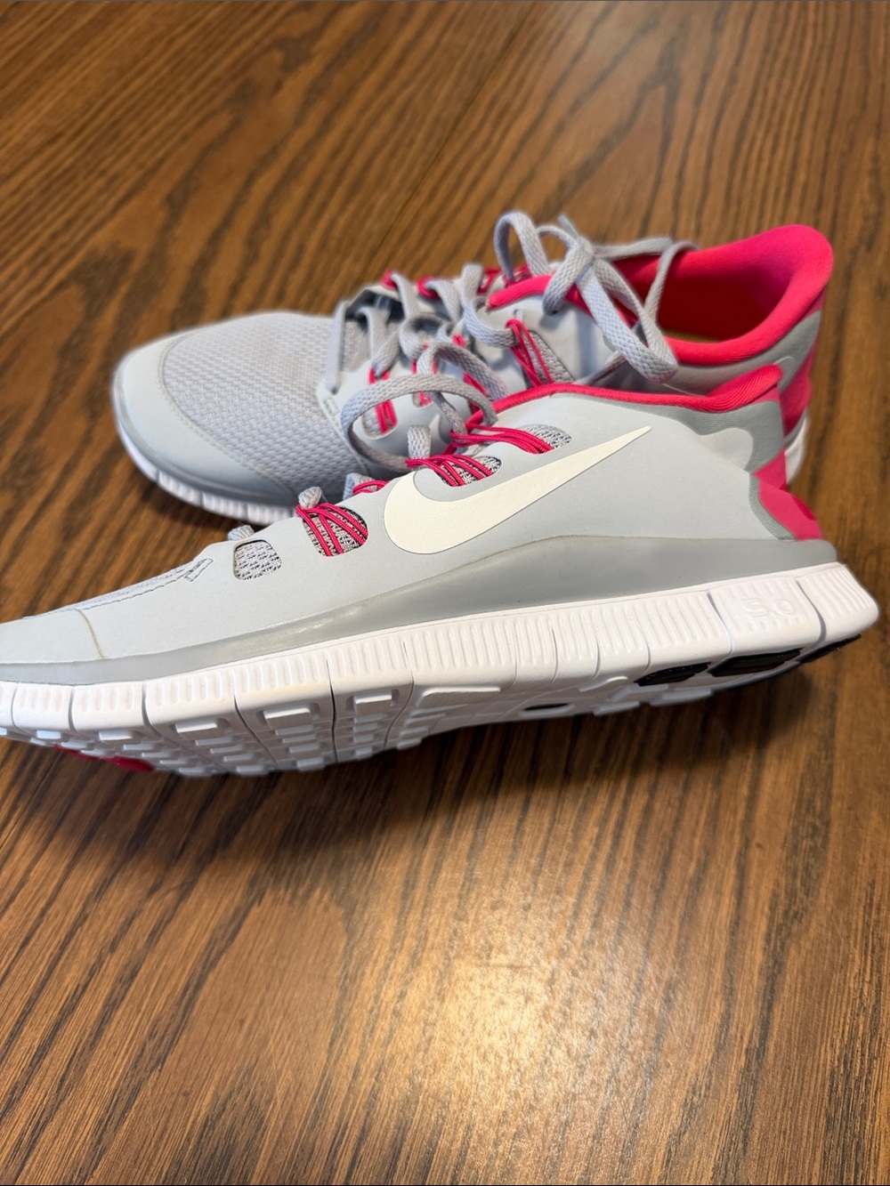 Nike Women's Light Gray and Pink Athletic Sneakers - Picture 2 of 3